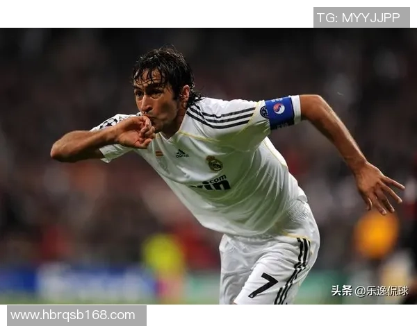 新西兰传奇足球球星的荣耀历程与绿茵岁月精彩回顾