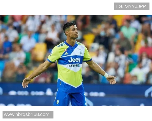 足球球星半蹲垫脚瞬间解析 揭示这一动作背后的技巧与心理战 足球球星半蹲垫脚瞬间解析 揭示这一动作背后的技巧与心理战