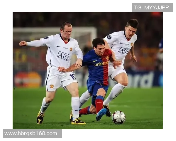 九位足球巨星从孩童到传奇的成长故事揭秘